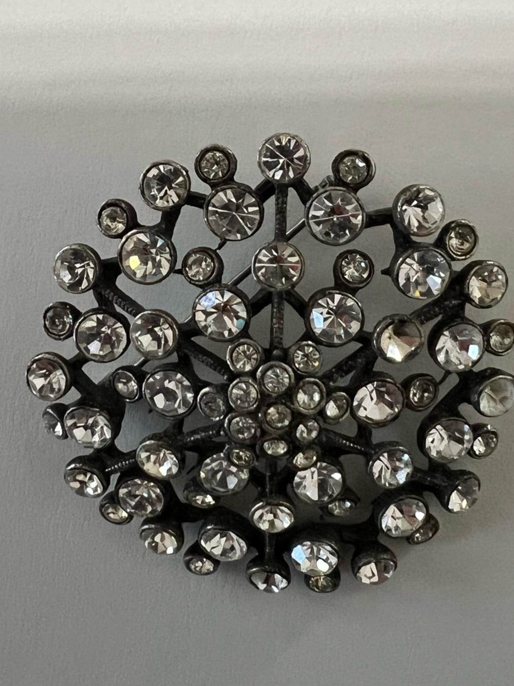 Vintage Crystal Burst Rhinestone Brooch - Silver Tone - Picture 4 of 11